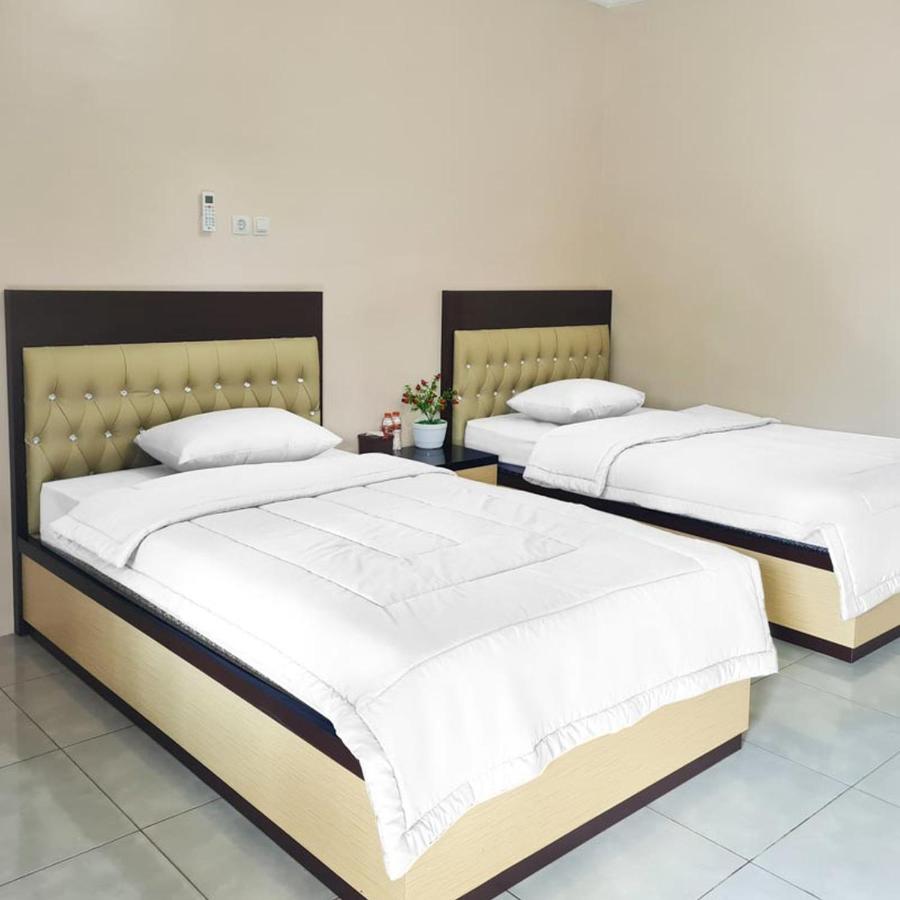 Reddoorz @ Jalan Nyai Enat Sampit Hotel Exterior photo